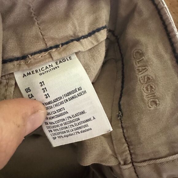 American Eagle tan classic flat front size 31 shorts - Picture 2 of 3